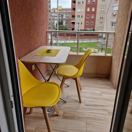 Apartment Luxury Yellow & Modern Skopje
