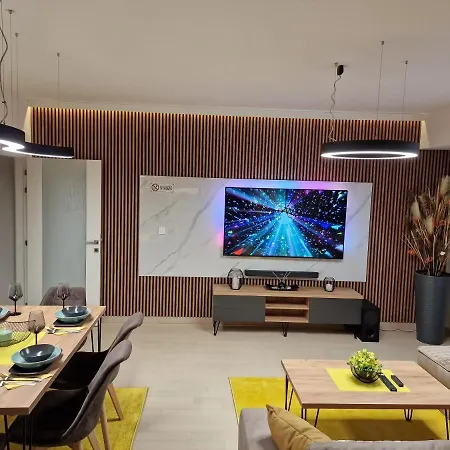 Apartment Luxury Yellow & Modern *