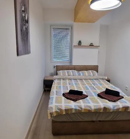Apartment Luxury Yellow & Modern Skopje