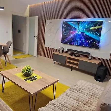 Apartment Luxury Yellow & Modern *